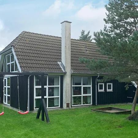 10 Person Holiday In Bl Vand Blavand